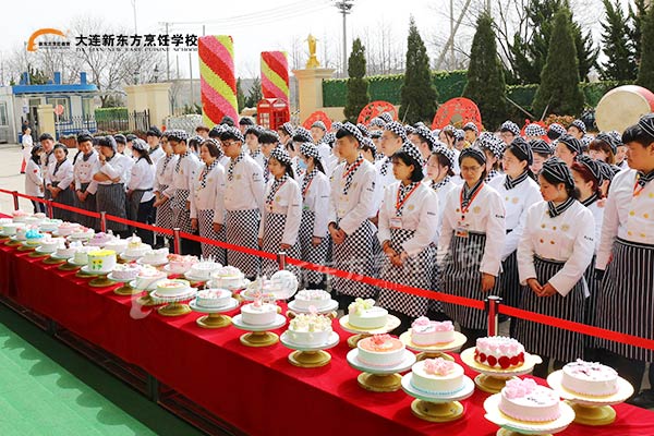大连新东方西点——裱花大赛