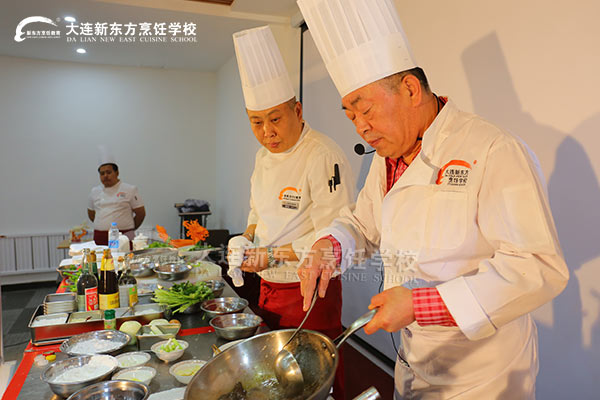 国宴大师董长作亲临大连新东方