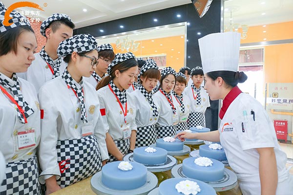 大连新东方西点课堂