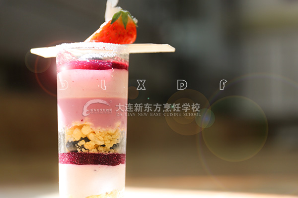 让我们忘记卡路里享受甜蜜的快乐，来一场与烘焙的邂逅…