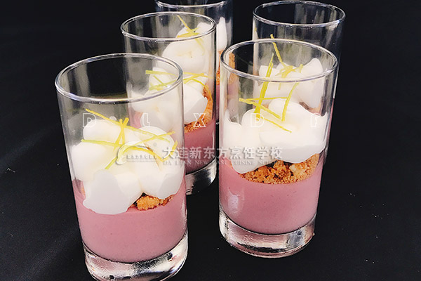 夏天到了来碗清热祛火的凉茶