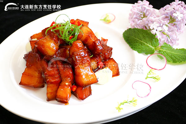 刚出炉的鸡腿外脆里嫩，趁热吃吧，可香啦！