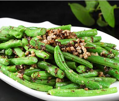 中餐干煸四季豆的制作步骤分享