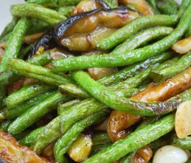 家常菜茄子炒豆角的制作方法分享