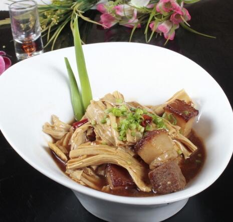 五花肉烧腐竹这道菜你知道怎么制作吗