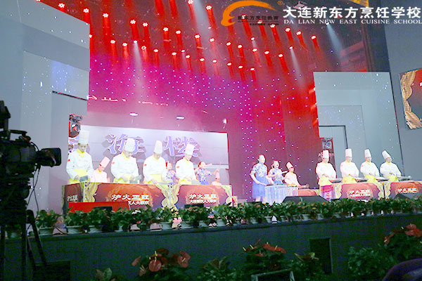 大连新东方烹饪学校-比赛现场